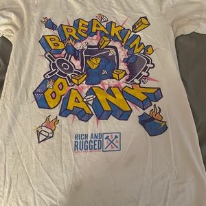 White ‘Breaking Bank’ graphic tee💛💜💕💙